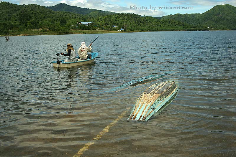 เรือเร็วได้วิ่งหาหมายโดยไม่รอช้า :laughing: :laughing: