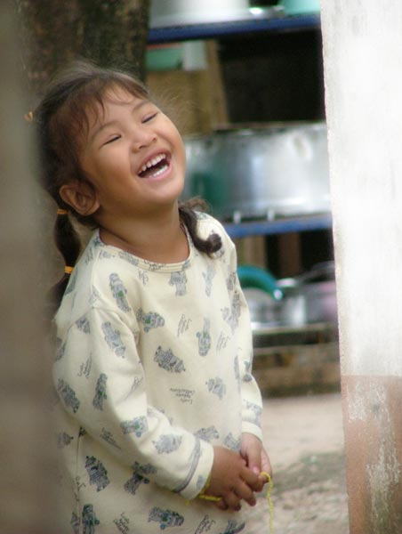 ยิ้มของเธอทำให้โลกสดใส

                     [q]      