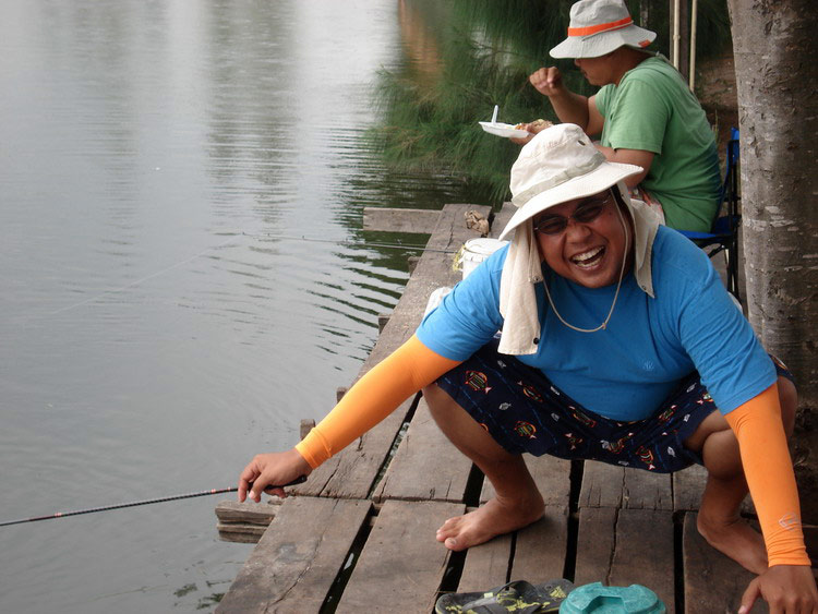 เอ้า...............หลุด  :laughing:

กำลังรอสวิงอยู่