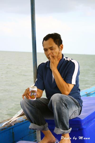 สมาชิกอีกคน งานนี้มาดริ้งกลิ้งอย่างเดียว
น้านัท.... อีตาลักษณ์กินไปหลายปีบ ทามไมไม่เมาแต่ทามมายตูไม
