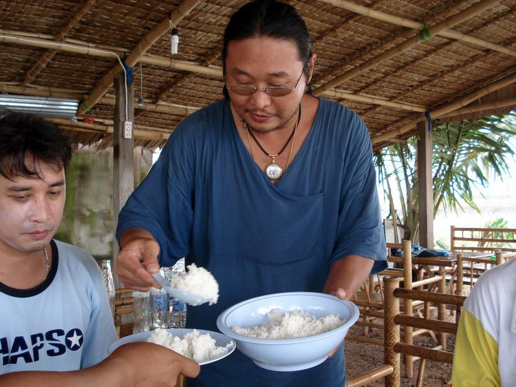 พนักงานต้อนรับคนใหม่เอ๊ยย...เฮียย้งนี่หว่า :laughing:

บริการดีไม่มีการถือตัวกันเรย พี่น้องตกปลามั