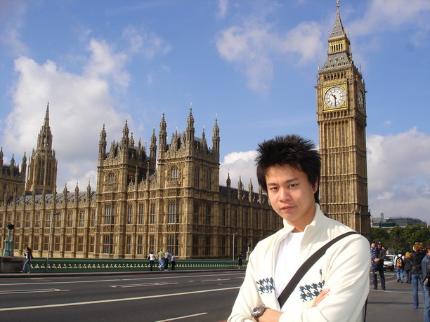 ขอโทดที่มาช้าคร้าบบ พอดีช่วงนี้เรียนหนัก เลยไม่ค่อยได้เข้ามาดู ยังไม่ได้ตัดชื่อผมออกช่ายป่ะ อิอิ คิด