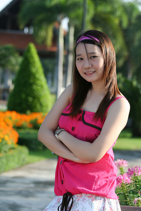  :blush:

เจ๊ยยยยยยย ...   น้องเค๊าน่ารักกว่าเยอะค๊า...... เอิ๊กๆ  :laughing: :grin:

