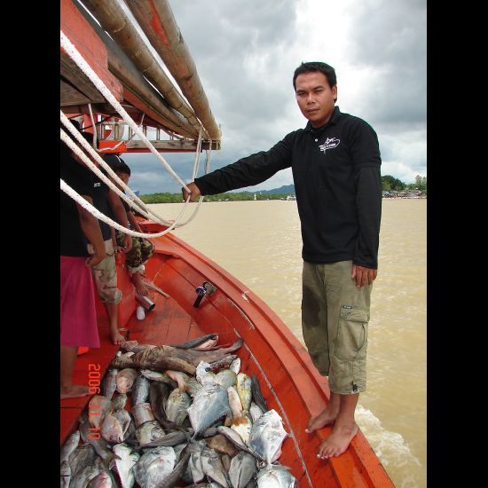 ภาพของหม่ำคับเริ่มมีเค้าลางแห่งความโชคร้ายอึมครึมแต่ยังคับยังไม่รู้ตัว


ถ้ารู้ตัวตอนขึ้นท่าเรือค