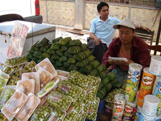 กองเหมือนข้าวต้มมัดนั่นน่ะคือ ส้มปลาชะโดครับ