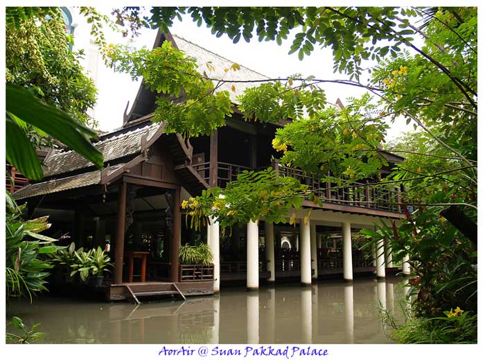 เรือนไทยหลังที่ ๔ ฆ่ะ ปัจจุบันยังคงมีการใช้งานในโอกาสต่างๆ ในอดีตเคยใช้เป็นพื้นที่สำหรับต้อนรับและรั