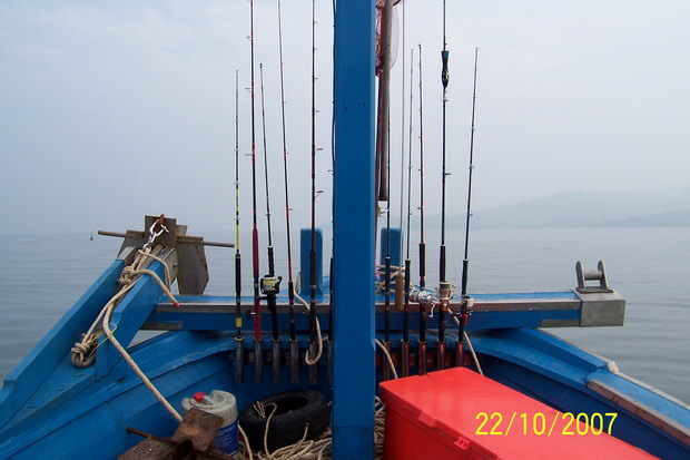 อันนี้ วิว หัวเรือน่ะครับ ที่วางคันเบ็ด รวมๆแล้วหัวเรือ กว้างขวางครับ