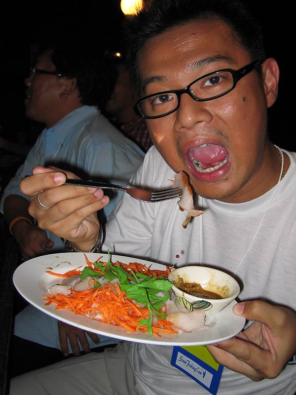 ตะกี้เป็นพรีเซนเตอร์ไปแล้ว ขอชิมซั