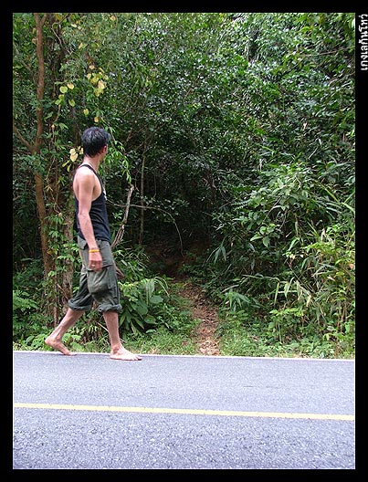 เราออกมาจากทางนี้กันค่ะ
