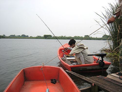 ว่าแล้วก้อออกไปกันเลยครับ วันนี้เรามากันสามหน่วย เรือสองลำ 