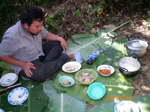  :umh: :umh:...ผมน่ะกินไป 2 จาน ศักดิ์ กับพี่ไ