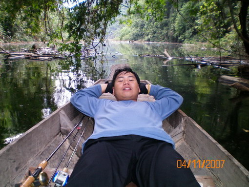  :ohh: :ohh:...เอนหลบกิ่งไม้ครับ.... :ohh: :ohh: