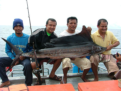 พอปลาขึ้นเรือมากันหมดทั้งหมู่ทั้งจ่า เลยขอซักภาพ 