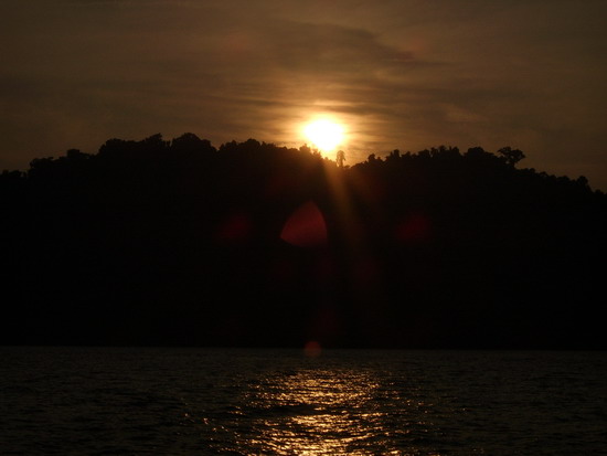 จากนั้นก็เงียบเราก็ย้ายไปค่ำแถวเกาะรังกันครับ :sleeping: :sleeping: