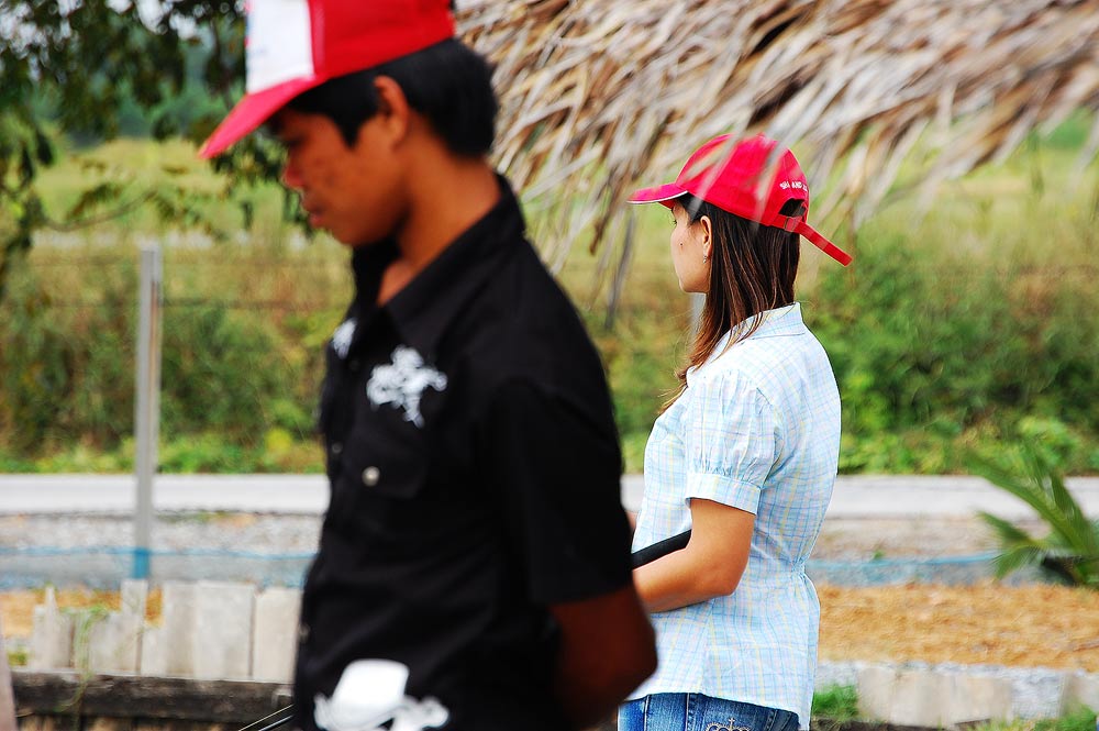 อ้าว มาบังมุมของผมกะลังจะส่องสาวสว