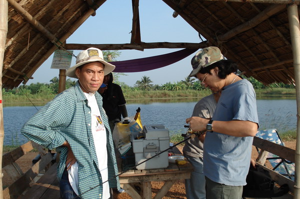  :cool: :cool: ทำเวลาหน่อยเร้ว....เด่วหวานกรอบจะบูดซ่ะก่อน :cool: :cool:

........................