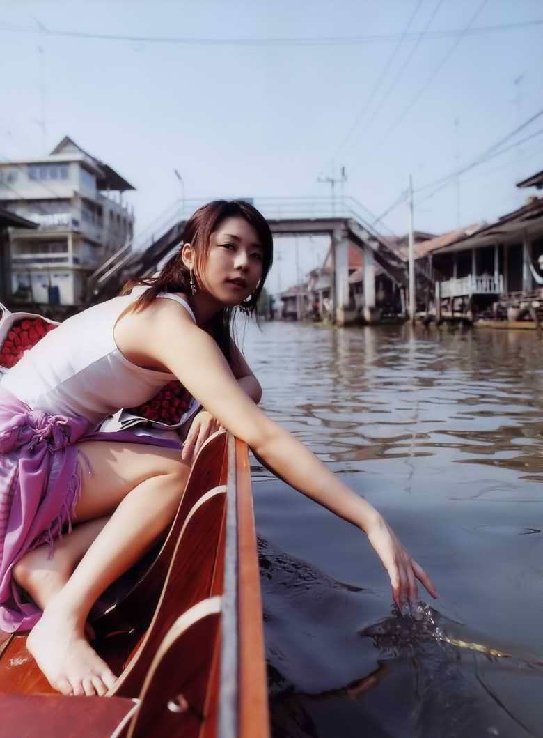  :grin: .. น้าเบียร์ .. ถ้าจะไปปลาตามคลอง .. (แล้วมีน้องคนนี้) .. ผมไปด้วยนะคร๊าบ .. Please ๆ ..  :l