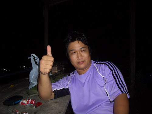ของพี่นะเค้าดีจริงๆ
 ถูกต้องครับปลาที่เงาน้ำเป็นปลาเก่าโดนทุกวันๆ
มันจึงเข็ดจึงต้องหาวิธีไล่ตามปลา