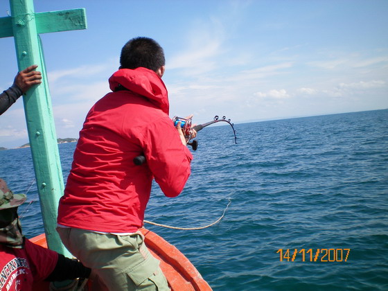 :ohh: :ohh:...กินท้ายเรือมาสู้หัวเรือสงสัย