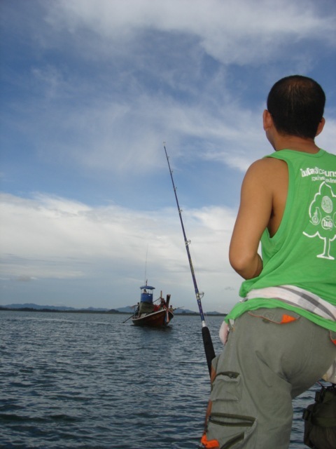 ตอนเย็นๆเจอเรือบังหลา ไปลากปลาหลัง