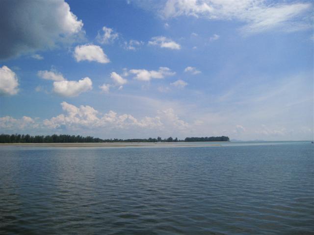 อีกด้านของท่าเรือเปนเกาะลิบง