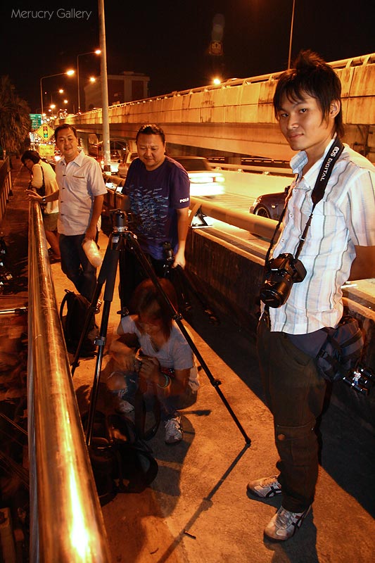 โห พี่เล็กมาโผล่ตอนเช้า ไม่น่าเชื่อ วันนี้ฝนตกแน่ๆ  :laughing:
เอามาลงบางรูปครับ มุมมันซ้ำๆ กัน กลั