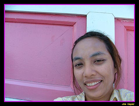 หน้าบานแข่งกับสีหวาน ๆ ของเรือ