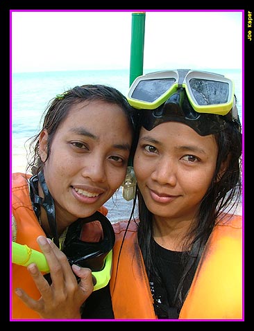 พวกเราก็ขึ้นเรือเพื่อเดินทางกันต่อไป