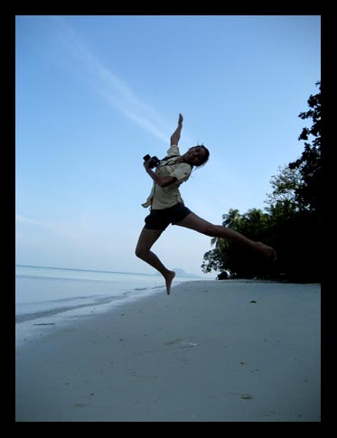 เป็นครั้งแรกที่ได้เที่ยวเกาะ คุ้มมาก ๆ ค่ะ  :grin: