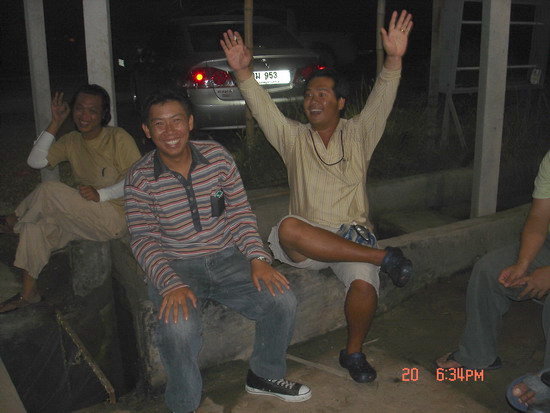 ดูเอาเองคับความสุขที่หาไม่ได้อีกแล้ว....... :laughing: :laughing: :laughing: :laughing: