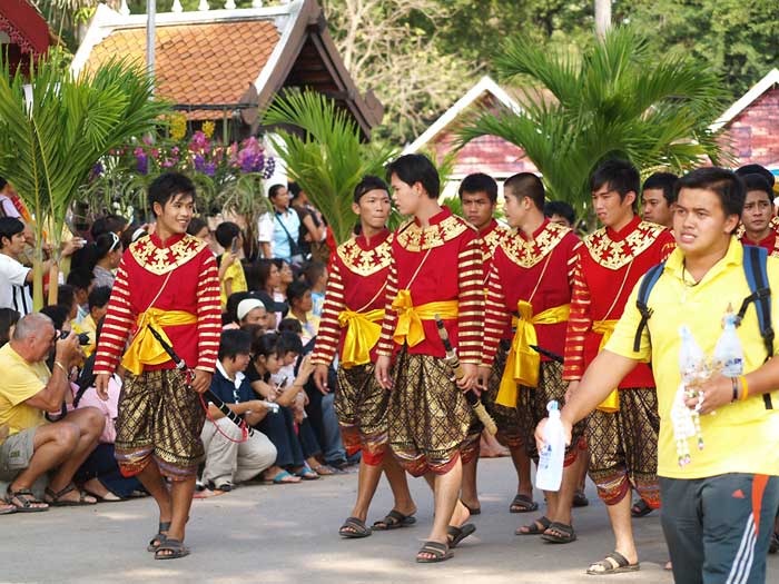 เด็กสมัยนี้ หน้าตาน่ากัด  :laughing: