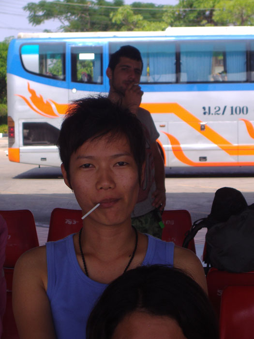 ปั่นไป ถ่ายรูปไป เกือบๆวูบลงข้างทา