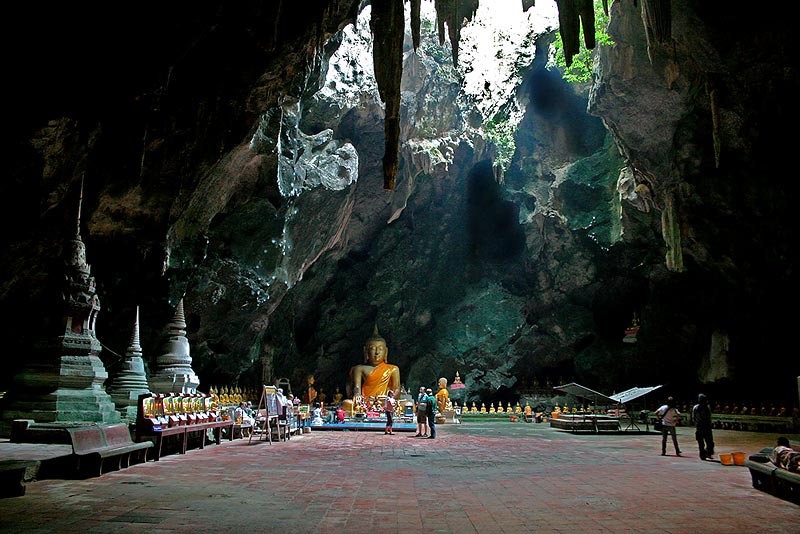 บรรยากาศ หน้าลานหลวงพ่อโต

กว้างใหญ่ จริงๆครับ .......... 

นี่ถ้ามาถึงตอน 10 โมงเช้า

แสงแดดจ