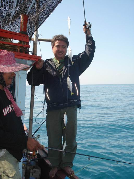 ...............ปลาโตเริ่มไม่ฉวยอีก ก็เป็นเกมส์ของปลาเล็กบ้างครับ.......พี่ต่ายโสก ปลา จูลง ครั