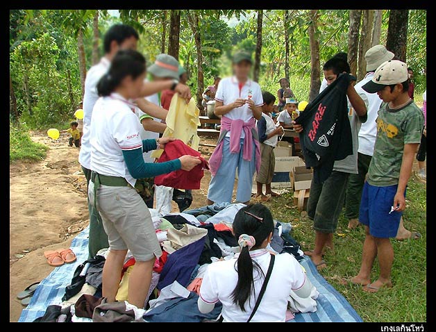 :laughing: :laughing: คงไม่ได้หมายถึงเสื้อ กับ ผ้าโพกหัวนะคะ  :laughing: :laughing:

++++

แล้ว