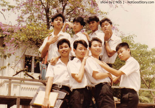 นี่ก้อ อีกรูปนึง ขณะ ศึกษา อยู่ ชั้น ม.ศ. 7  รู้จักปะ  :laughing: :laughing: :laughing: :laughing: