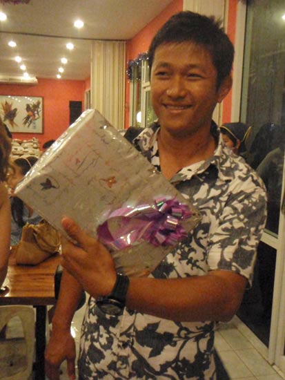 ...ให้สอบผ่านคะแนนดี ไม่มีพลาด
ขาวสะอาดได้เกรดเอ สัมฤทธิ์ผล
ทุกวิชาขออวยชัย ให้หน้ามน
ได้ผ่านพ้น 