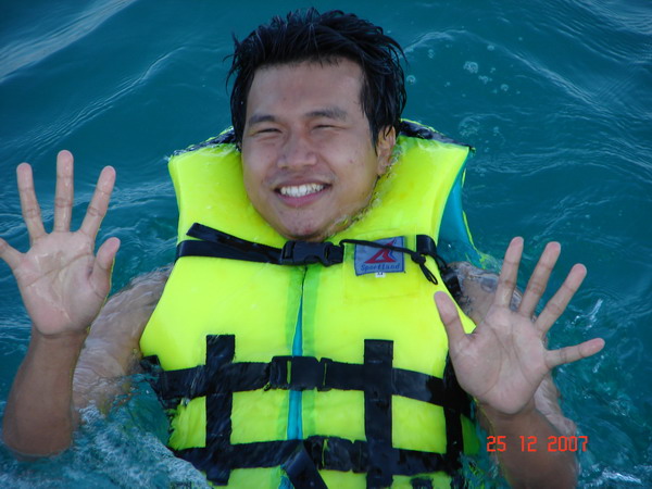  :love: :blush: บาย บาย ล่าก่อน ไปอยู่กับ ฉลาม 
