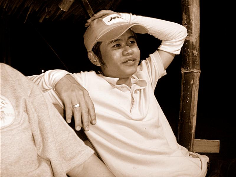  :grin: นี่ก้ออีกคนบาส ( โปรปลอมตัวมาซอดแนม ) ... เห็นตอนเช้ามานั้งถามโนนนี่ ... ชอบอยู่แล้วตกปลาใคร