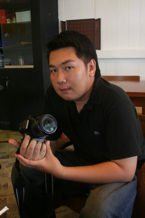 ฮาเอิร์ธ เด่วนี้ไม่มีเเว่นจิ้มตาเเล้ว .....หล่อมั๊ยคร้าบบบบบบ ........ บวม 2 เเห่ง sfc ..... ฝากความ
