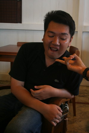 ใครว่าเค้าบวม เดี๋ยวกัดนิ้วขาดเลย .........


 :laughing: :laughing: :laughing: