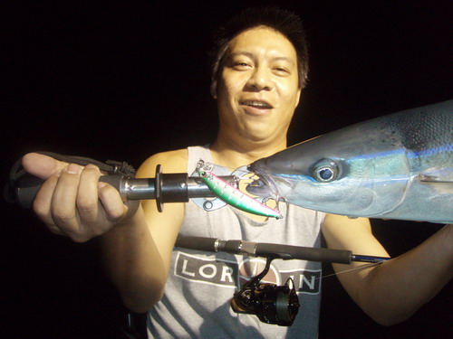 Jig กันจนเบื่อๆๆๆๆๆ
ลองหันมาตีปลักกันบ้าง
แนะ ยังจะมีมากีนอีก

ไอ้จรวด หรือ rainbow runner

โป