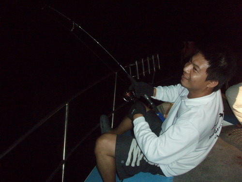 เริ่มกินท้ายเรือ ไหงมาอัดแถวๆหัวเรือหว่า
มันจะมากไปแล้วนะ  :laughing: :laughing: