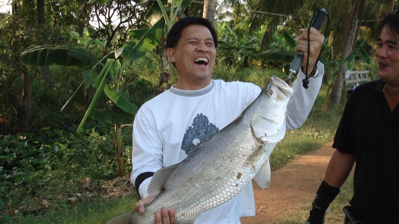  :laughing: :laughing: :laughing:ตามมาขำน้ากูล....น้ำตาจะไหล (แห้วอ่ะ)  :laughing: :laughing: :laugh