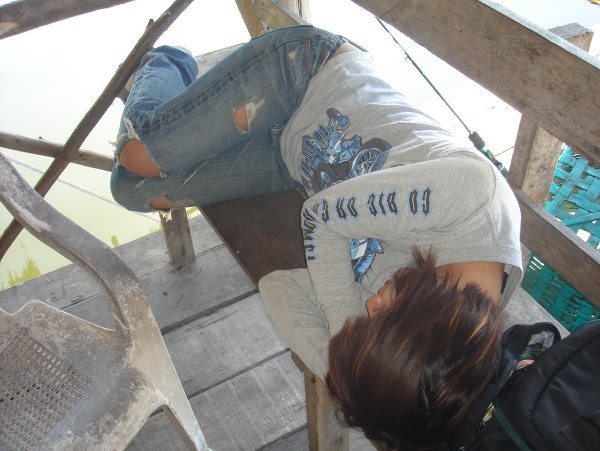 น้องม่อน บรรยากาศน่าตกปลา :laughing: :laughing: :laughing: