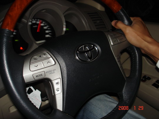 ผมใช้ VIGO 4X4 3000G 4DooR แรงดีครับของแต่งของเล่นเพียบ ส่วนใหญ่เป็น part common กับ Fotuner และ Cam