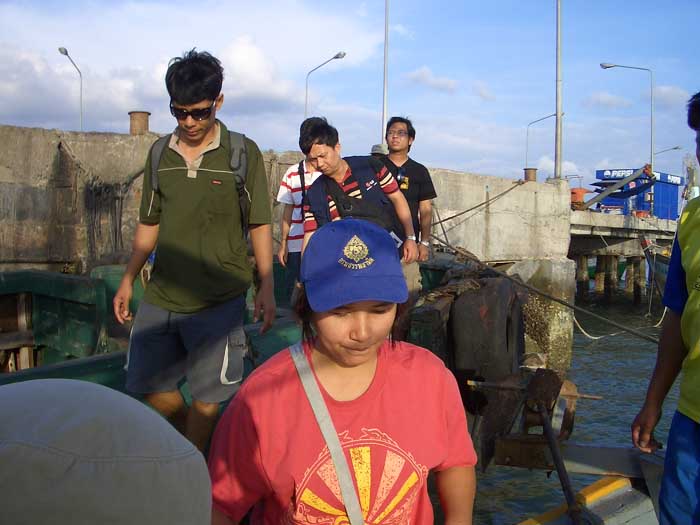 สมาชิกมาครบก็ลงเรือกันเลยเวลา 17.16 น. (2-02-2008)