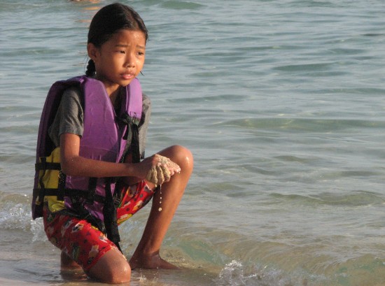 ป๊า เร็วๆหน่อย แสบตา :sad: :sad: :sad:


แปบนึงลูก :love: :love: :love: