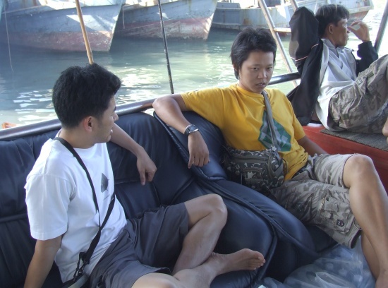 พี่แจ๊คกับเจ๋งก็คุยทำความรู้จักในเรือเหมียนกัน :grin: :grin: :grin: