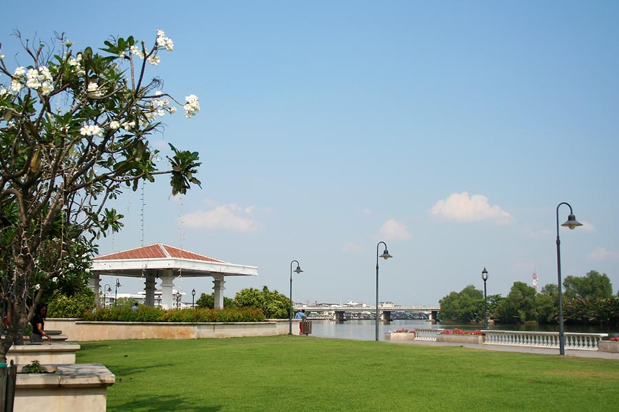 ภาพบริเวณสวนมรุพงษ์ ค่ะ



รายละเอียดเพิ่มเติม ตามลิงค์ค่ะ 

 [url='http://www.siamfishing.com